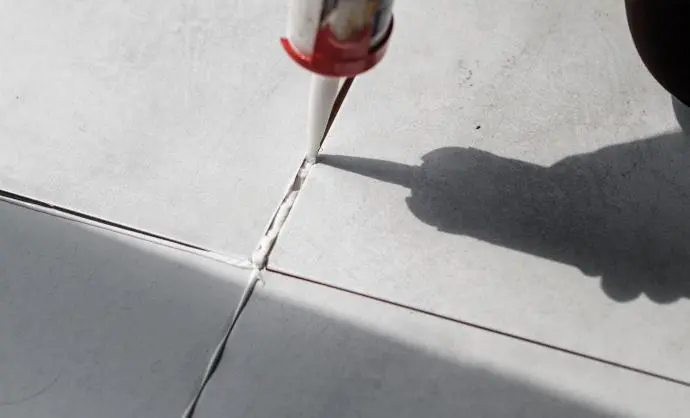The reason why nail free glue cannot be applied thickly